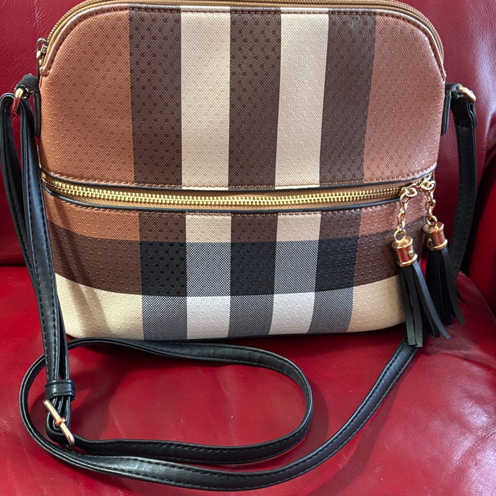 Elegant Striped Crossbody Bag